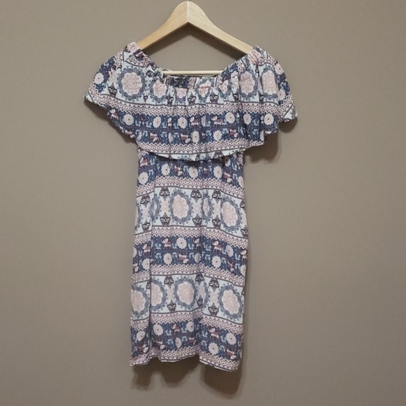 Girls XS off the shoulder white dress w/print - Picture 1 of 5